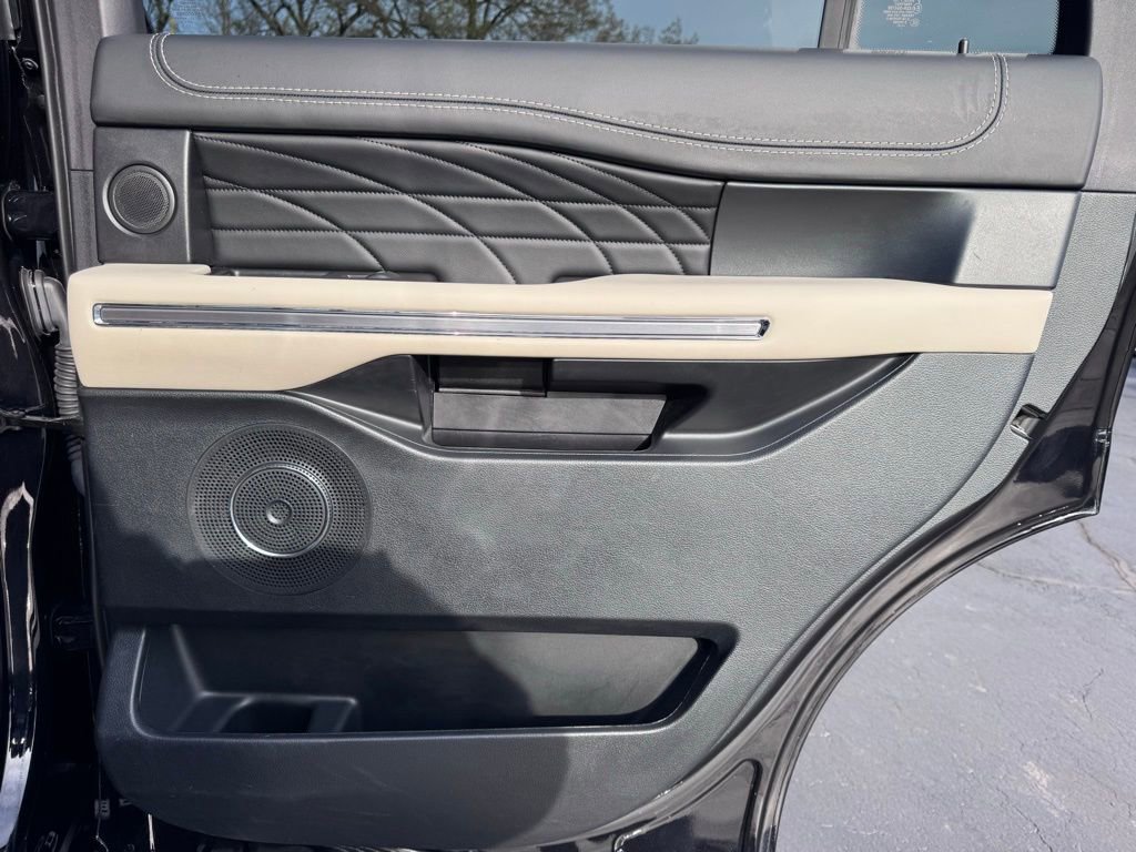 Used 2021 Ford Expedition Platinum image 33