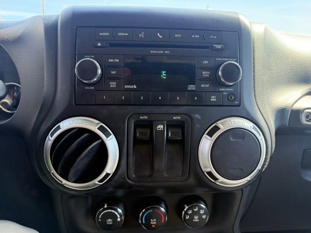 Used 2011 Jeep Wrangler Sahara w/ Dual Top Group image 19