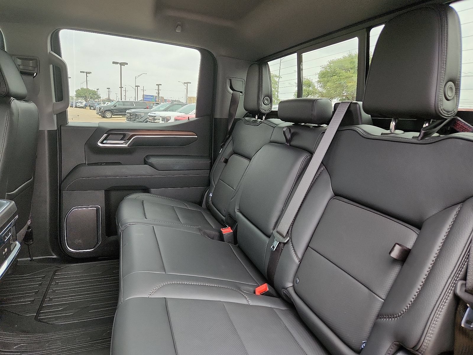 Used 2025 GMC Sierra 1500 Denali AWD/4WD image 11