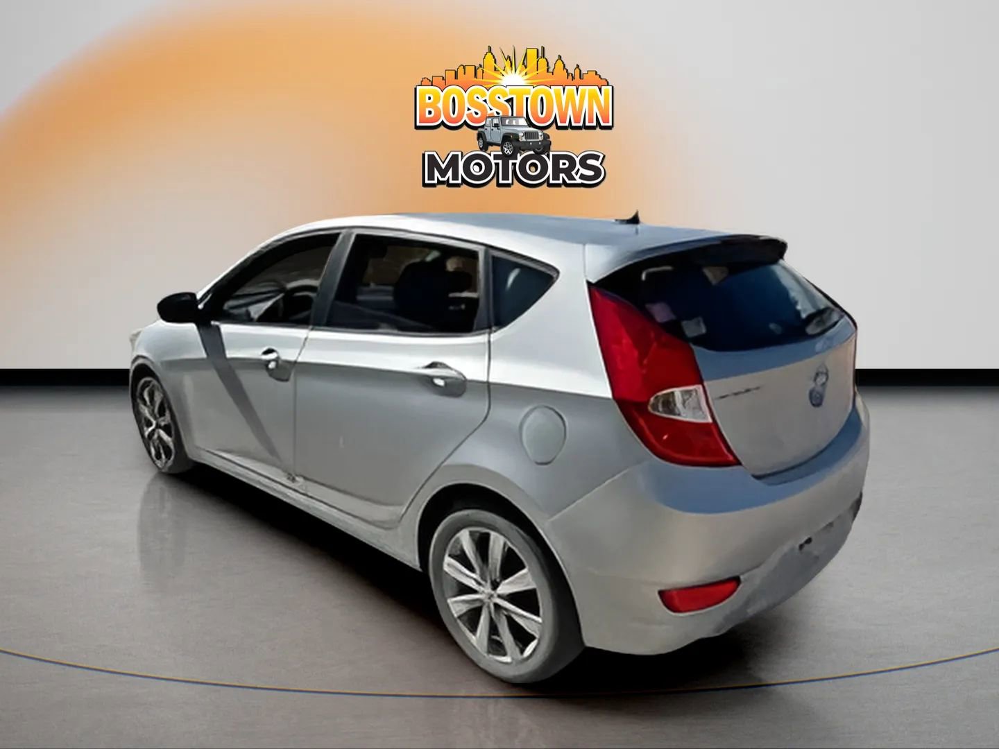 Used 2013 Hyundai Accent SE image 3