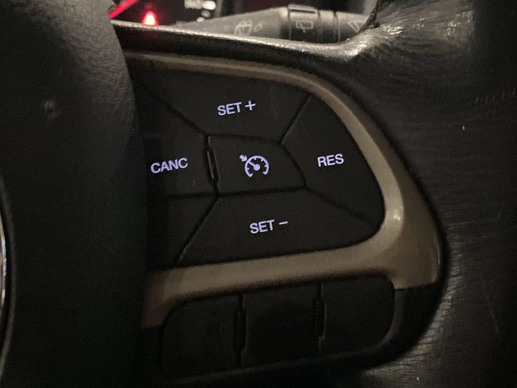 Used 2017 Jeep Renegade Latitude image 12