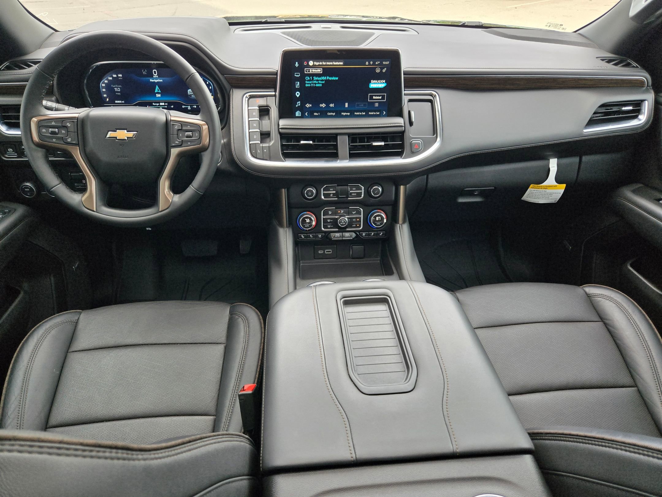 Used 2024 Chevrolet Suburban High Country RWD image 10