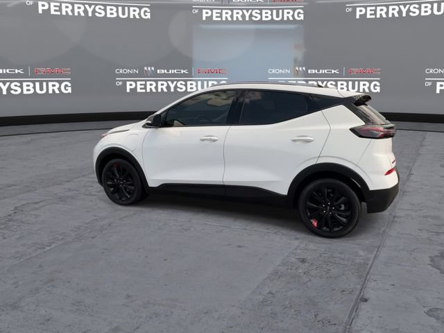 Used 2023 Chevrolet Bolt EUV LT w/ Convenience Package FWD image 5