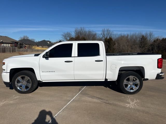Used 2018 Chevrolet Silverado 1500 Custom w/ Custom Convenience Package image 2