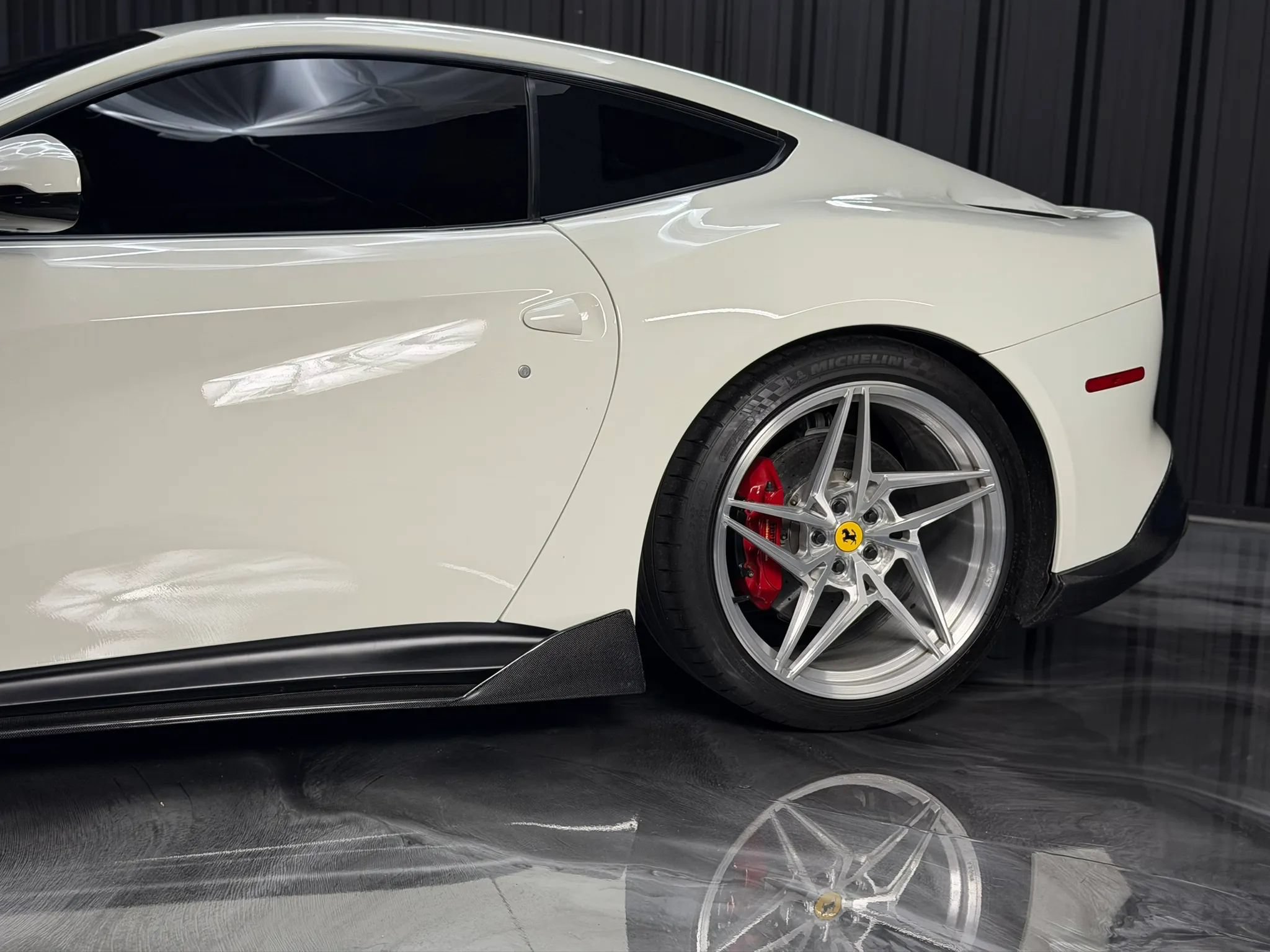 Used 2015 Ferrari F12 Berlinetta RWD image 8