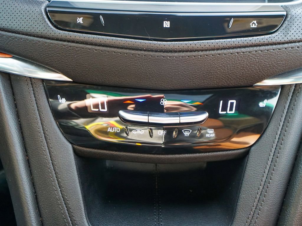 Used 2020 Cadillac XT5 Premium Luxury w/ LPO, Floor Liner Package image 26