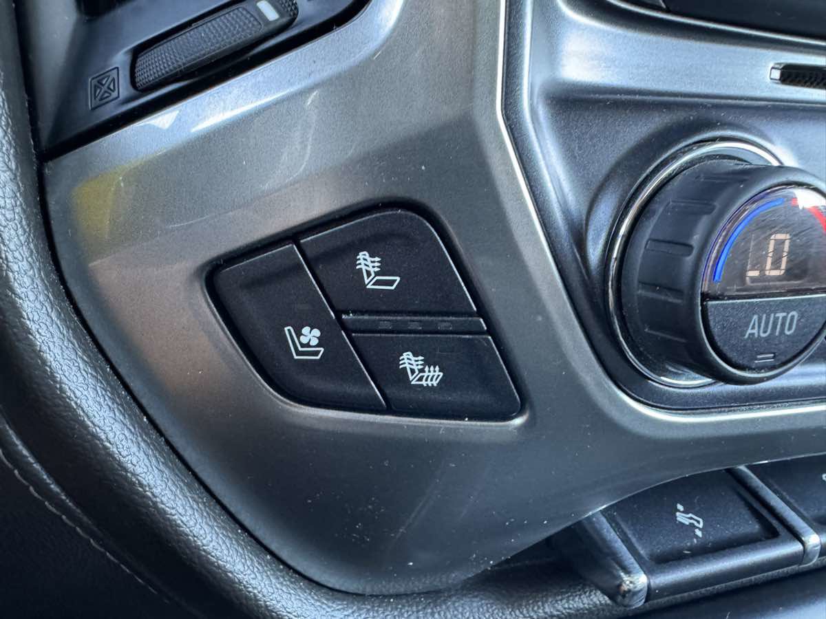 Used 2018 Chevrolet Silverado 1500 LTZ w/ Sport Package AWD/4WD image 28