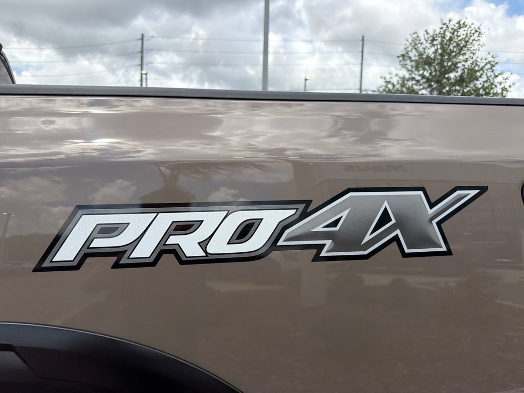 Used 2020 Nissan Titan PRO-4X w/ Pro-4x Convenience Package AWD/4WD image 10