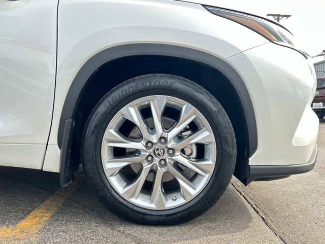 Used 2020 Toyota Highlander Limited image 14