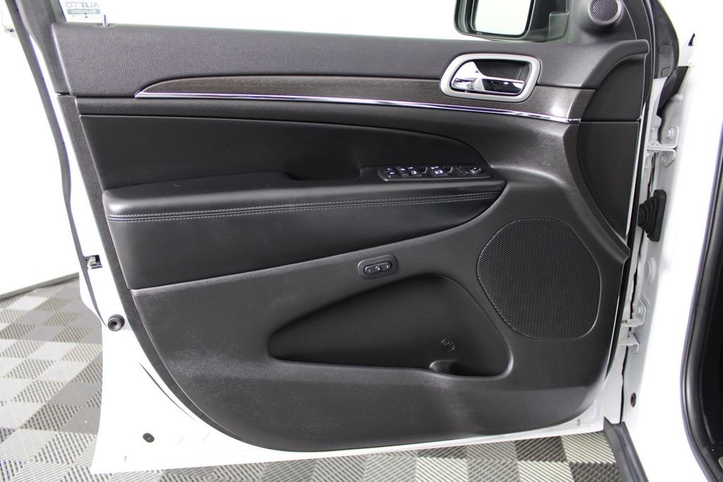 Used 2018 Jeep Grand Cherokee Limited image 15