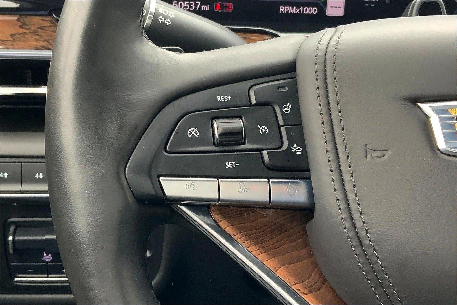Used 2021 Cadillac Escalade Premium Luxury Platinum w/ Heavy-Duty Trailer Package AWD/4WD image 19