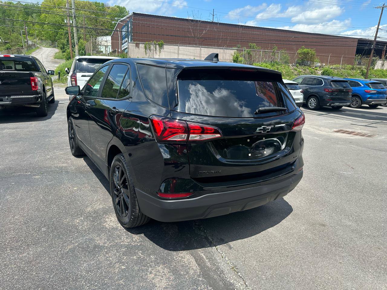 Used 2023 Chevrolet Equinox LS w/ LS Convenience Package AWD/4WD image 7