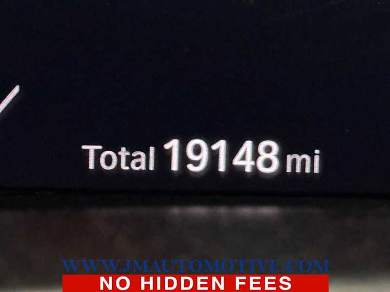 Used 2023 BMW 530i xDrive w/ Premium Package image 22