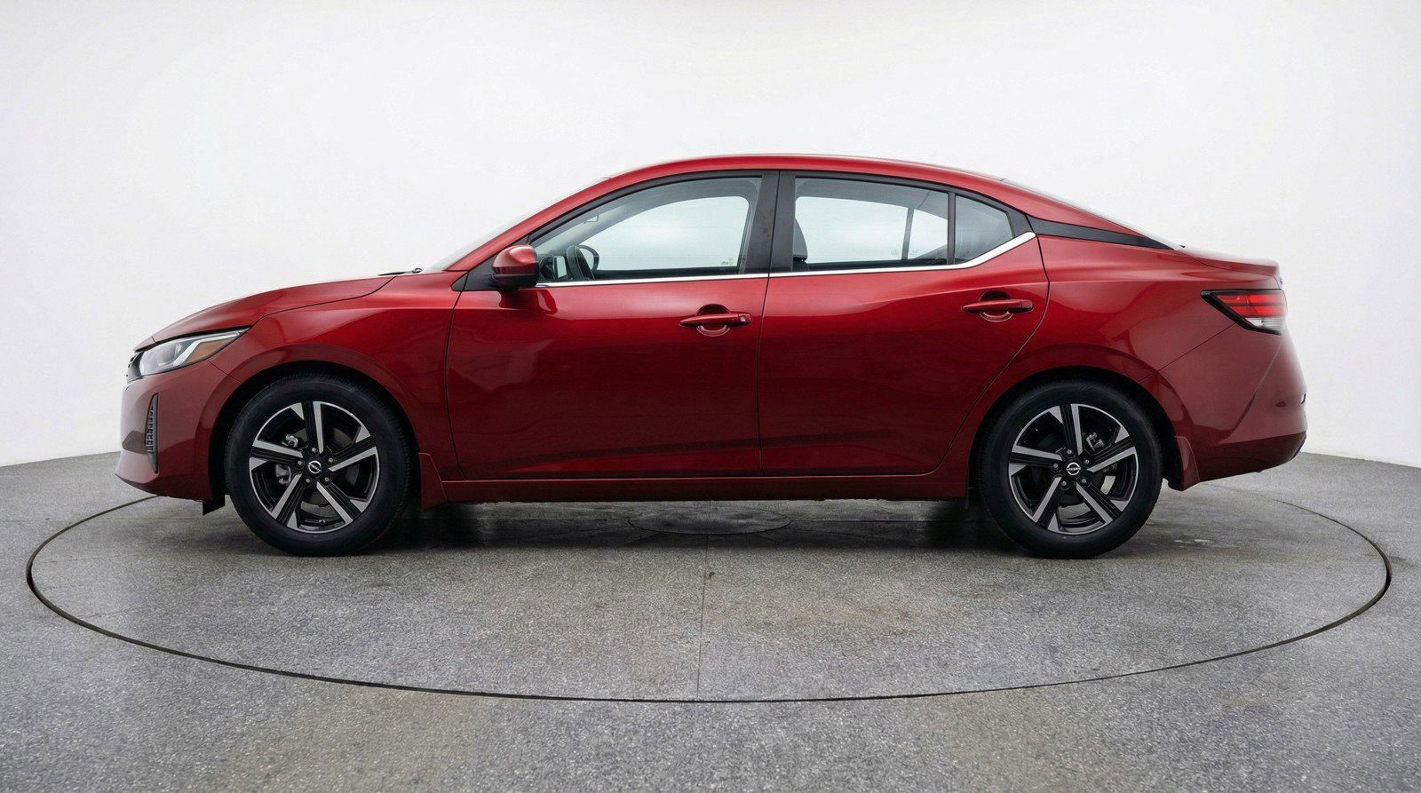 Used 2025 Nissan Sentra SV image 5