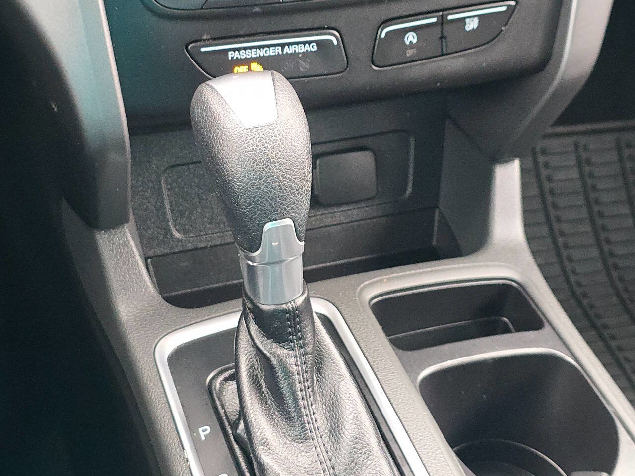 Used 2017 Ford Escape SE w/ SE Cold Weather Package image 34