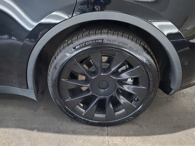 Used 2022 Tesla Model Y Long Range AWD/4WD image 11