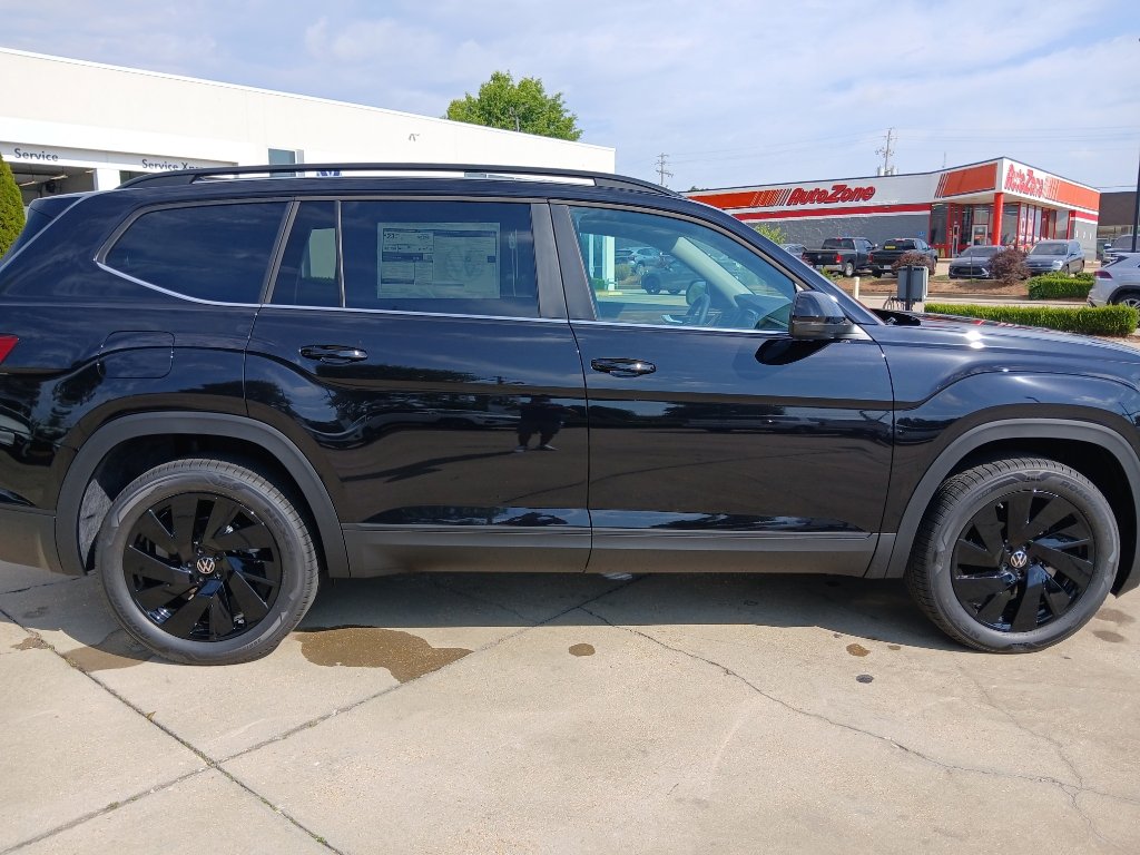 New 2026 Volkswagen Atlas SE FWD image 6