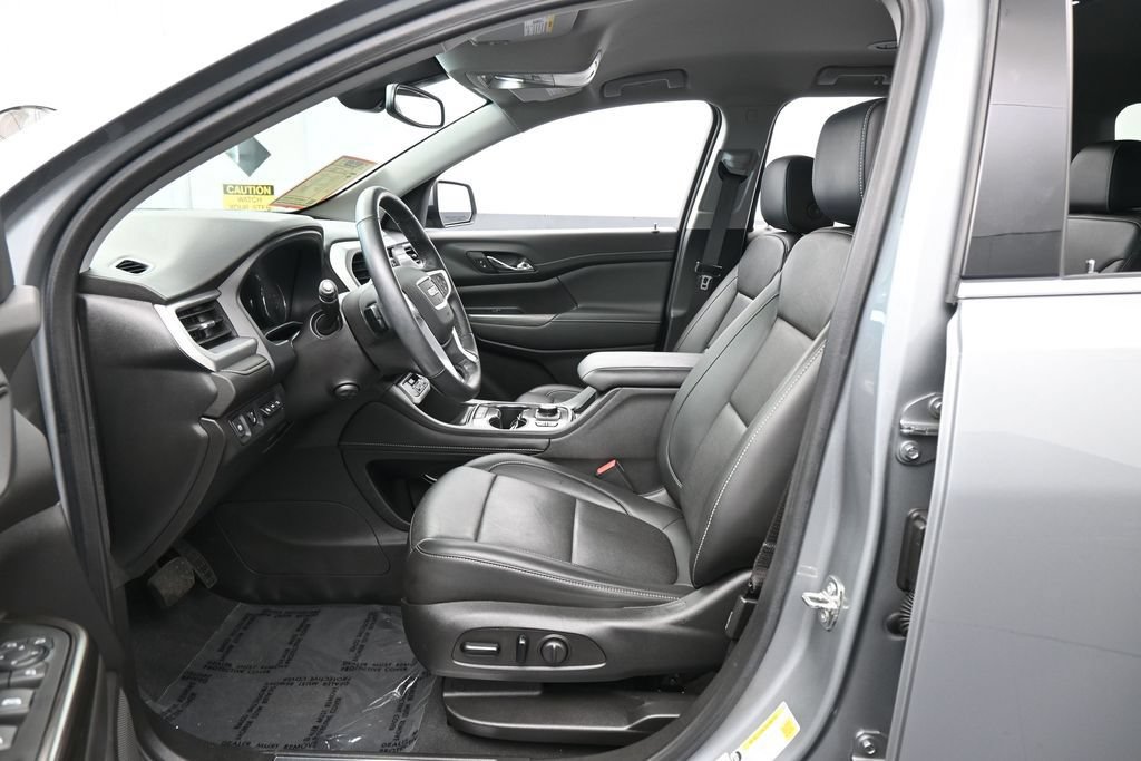 Used 2023 GMC Acadia SLT w/ Technology Package FWD image 11