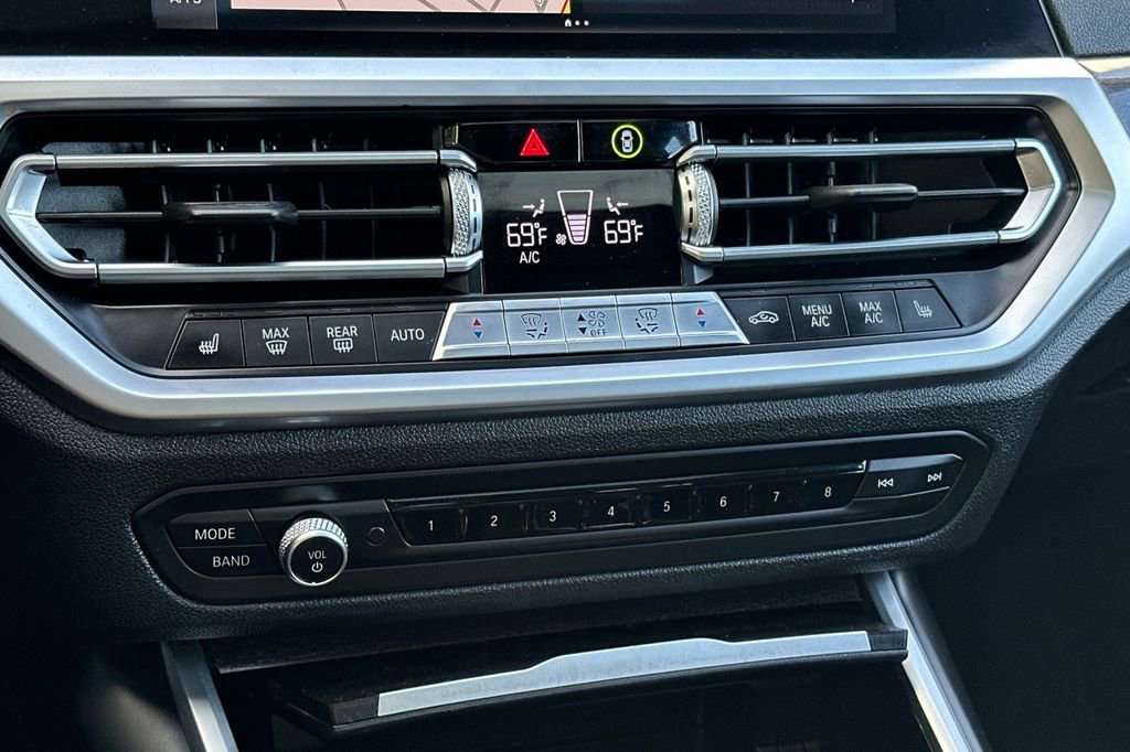 Used 2020 BMW 330i Sedan w/ Driving Assistance Package RWD image 22