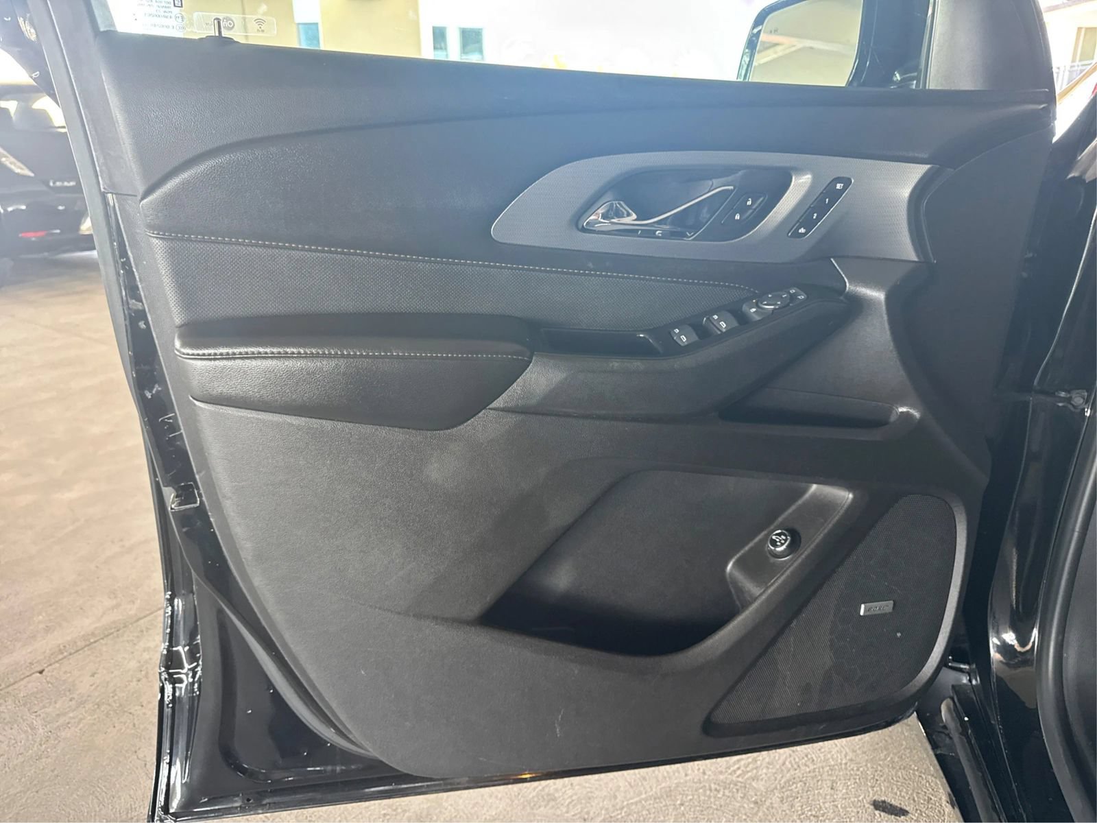 Used 2018 Chevrolet Traverse Premier w/ Redline Edition FWD image 20