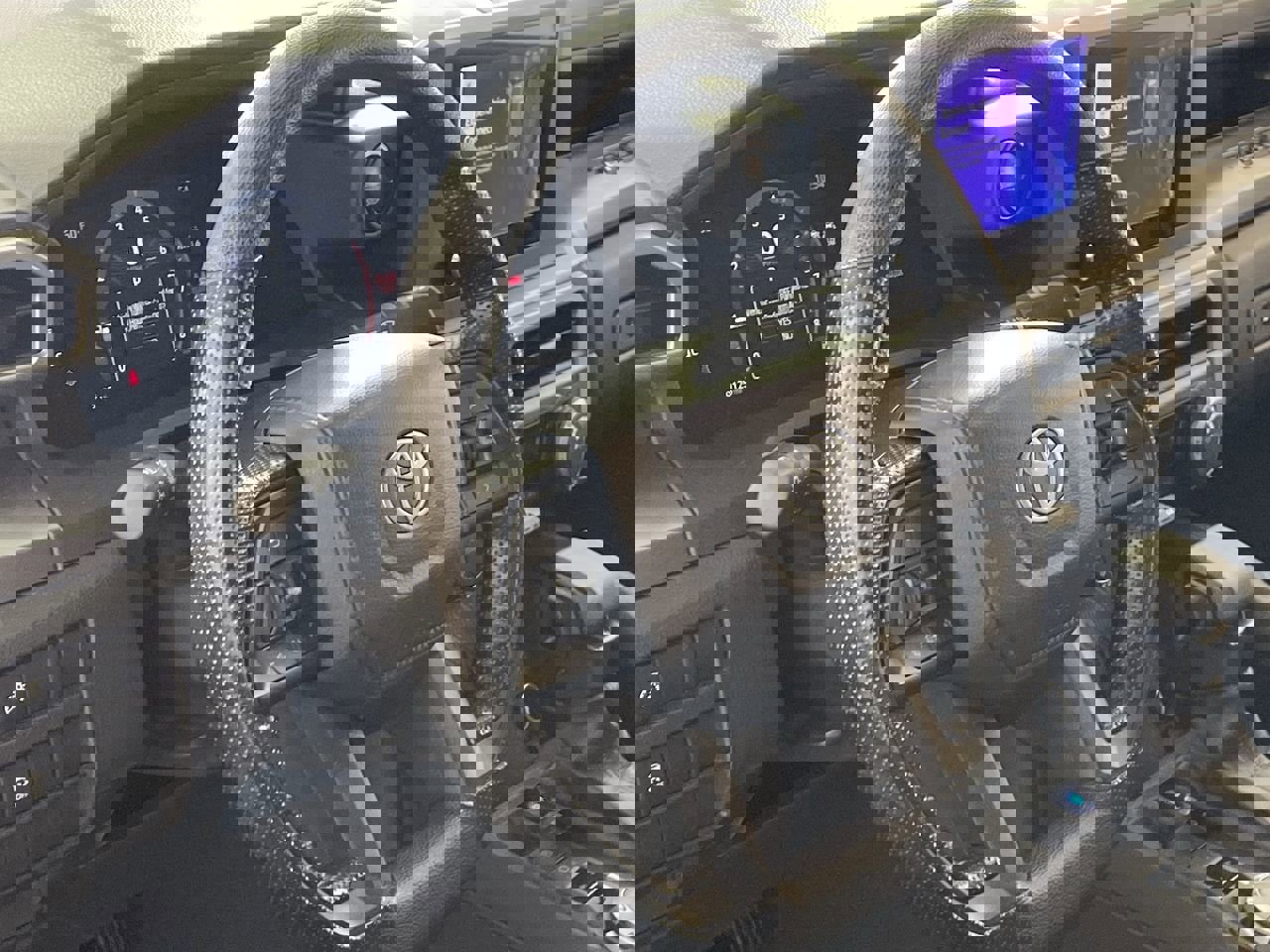 Used 2025 Toyota Tacoma SR5 image 12