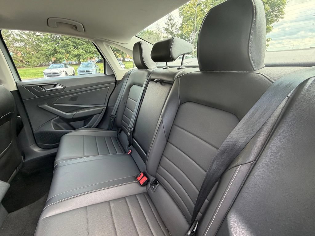Used 2024 Volkswagen Jetta SE FWD image 8