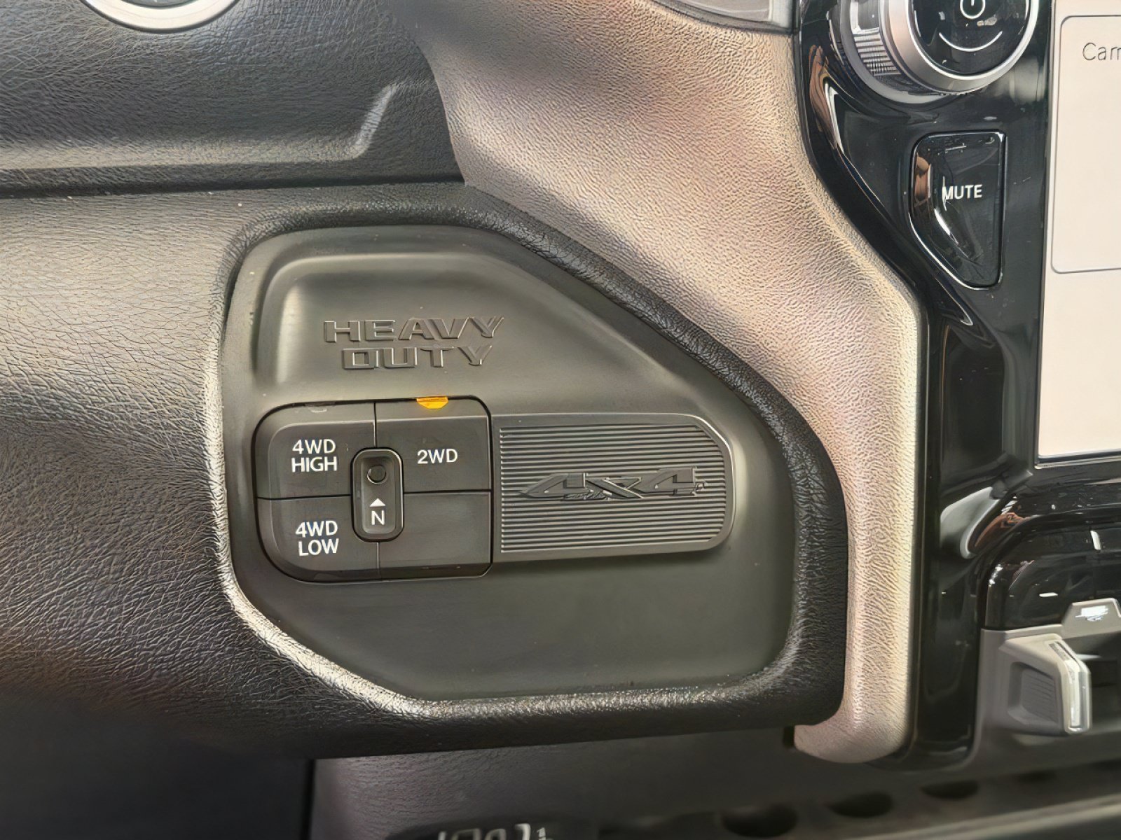 Used 2024 RAM 2500 Laramie AWD/4WD image 31
