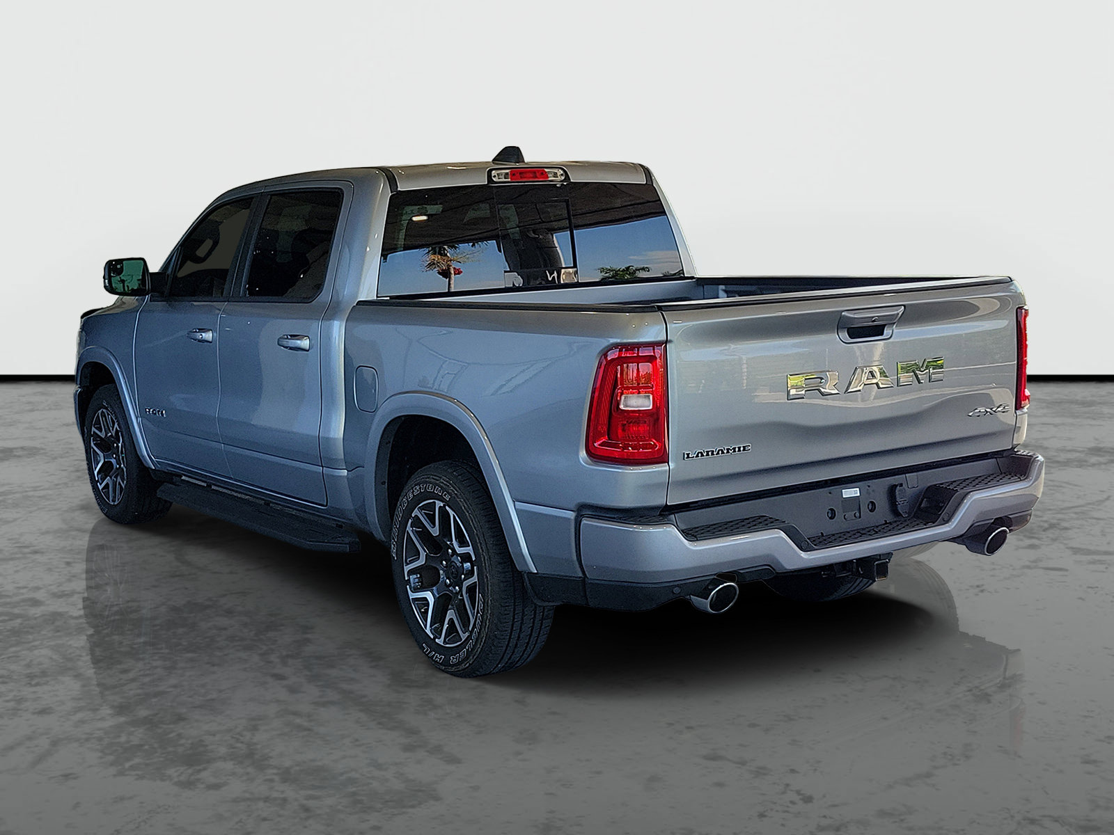 Used 2025 RAM 1500 Laramie w/ Sport Appearance Package AWD/4WD image 3