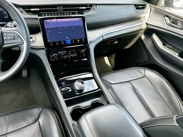 Used 2024 Jeep Grand Cherokee L Limited w/ Luxury Tech Group II image 24