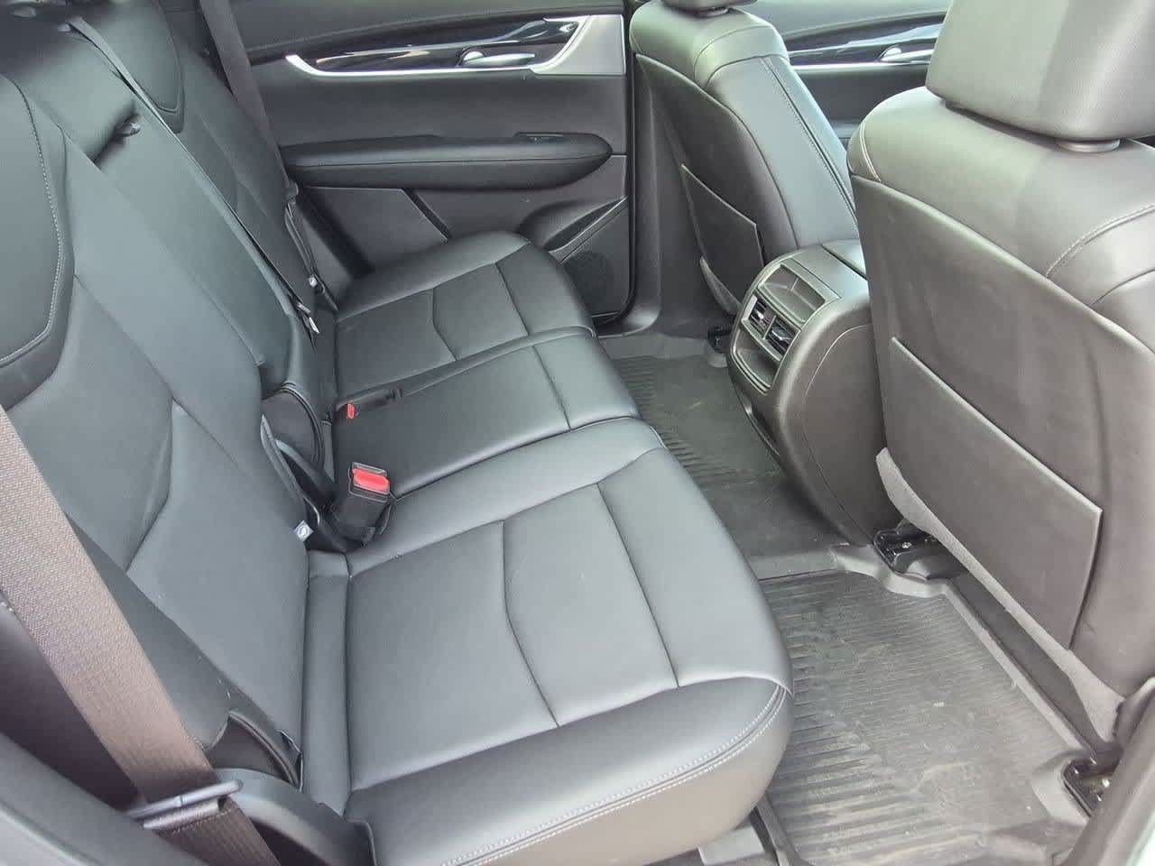 Used 2024 Cadillac XT5 Premium Luxury w/ Technology Package AWD/4WD image 21