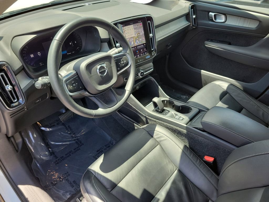 Used 2023 Volvo XC40 B5 Core w/ Convenience Package AWD/4WD image 23