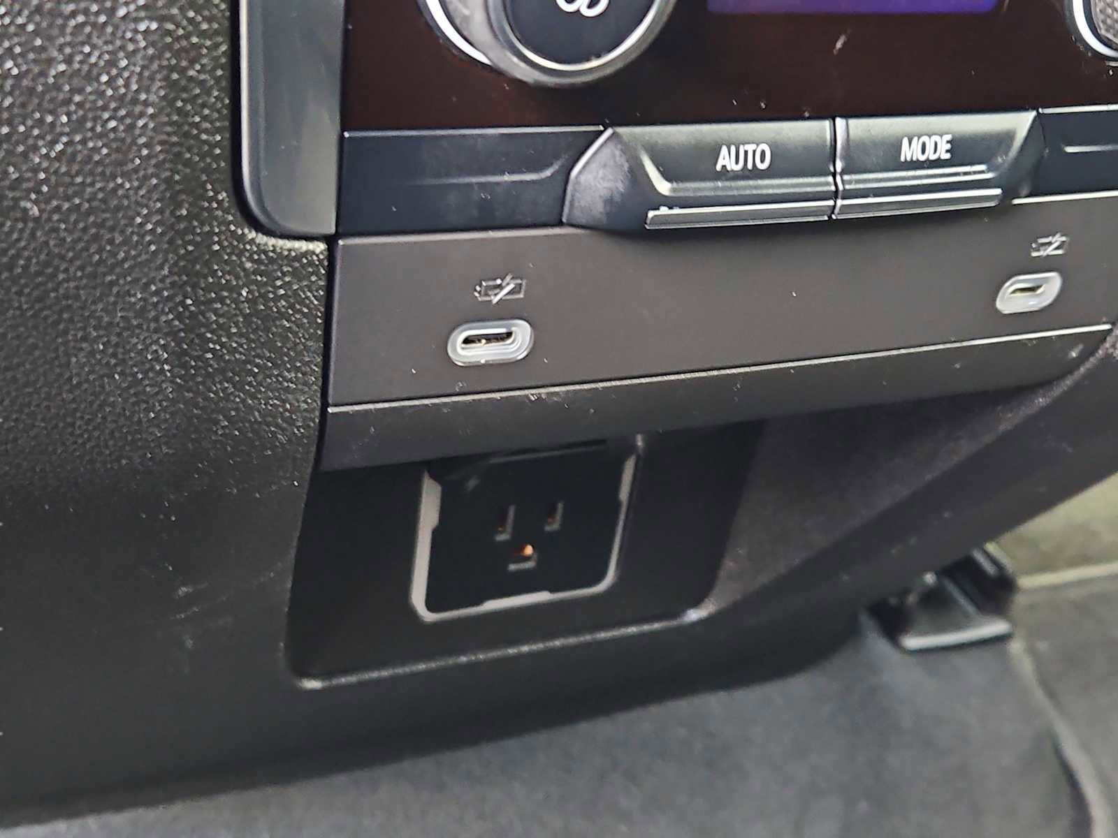 Certified 2024 Chevrolet Tahoe LT image 22