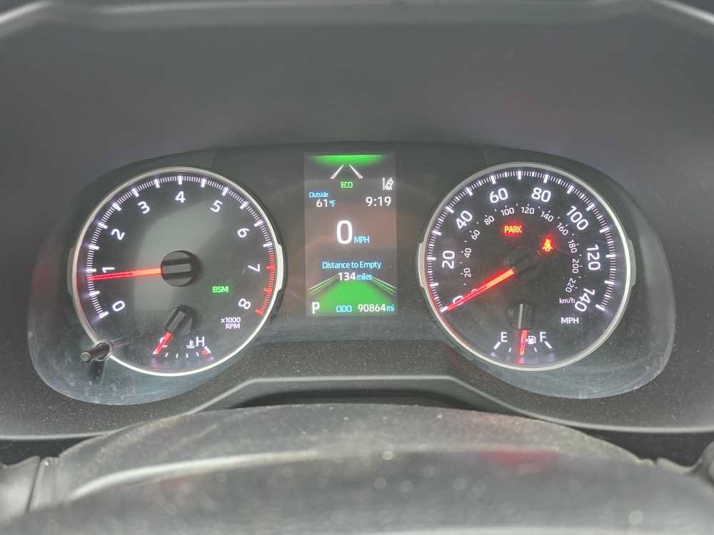 Used 2020 Toyota RAV4 XLE AWD/4WD image 7