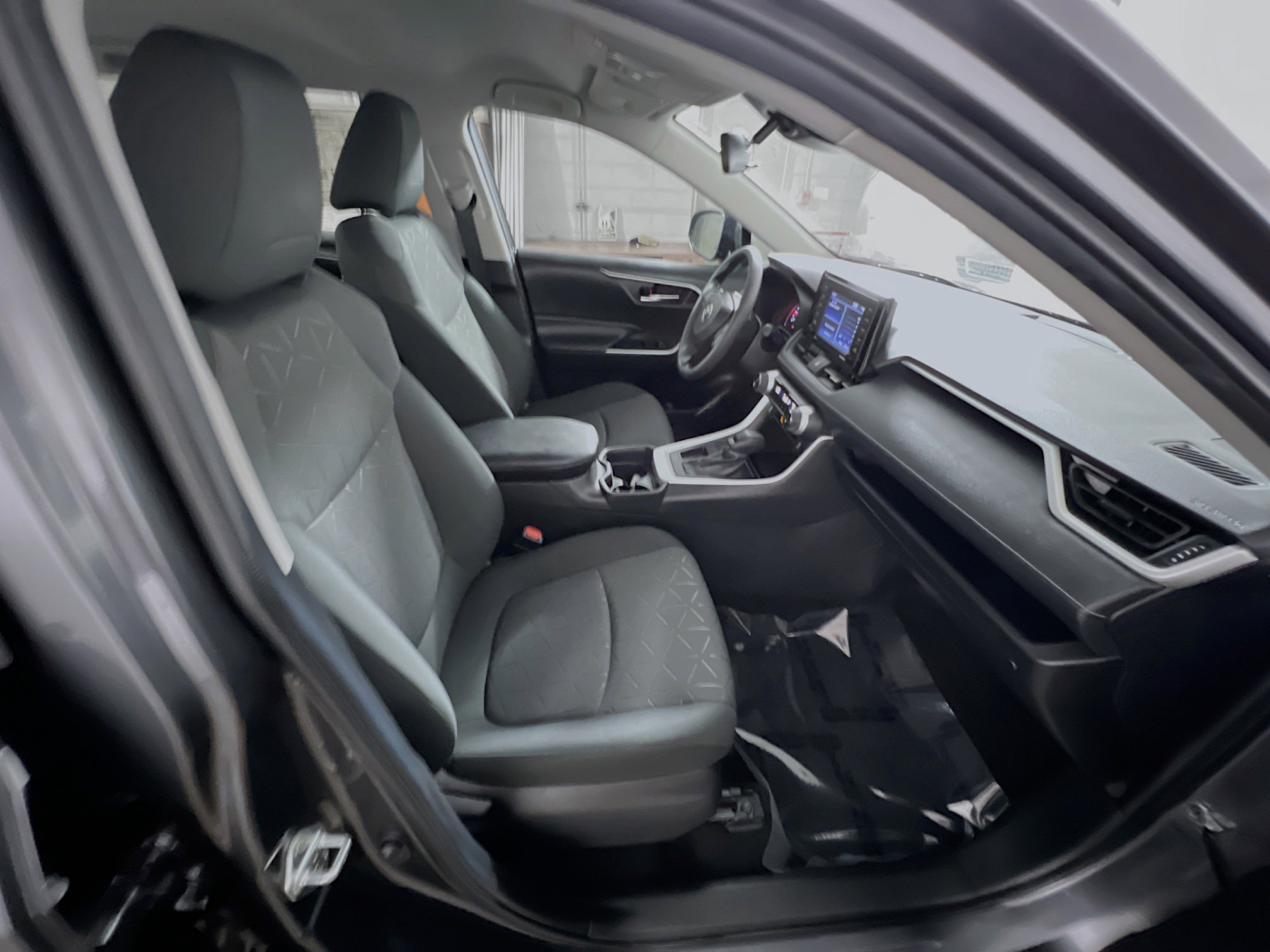 Used 2021 Toyota RAV4 XLE image 31