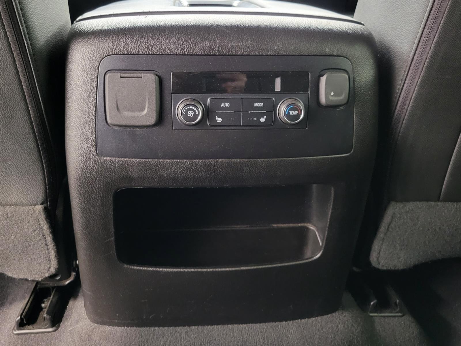 Used 2020 Chevrolet Suburban Premier w/ Max Trailering Package AWD/4WD image 22