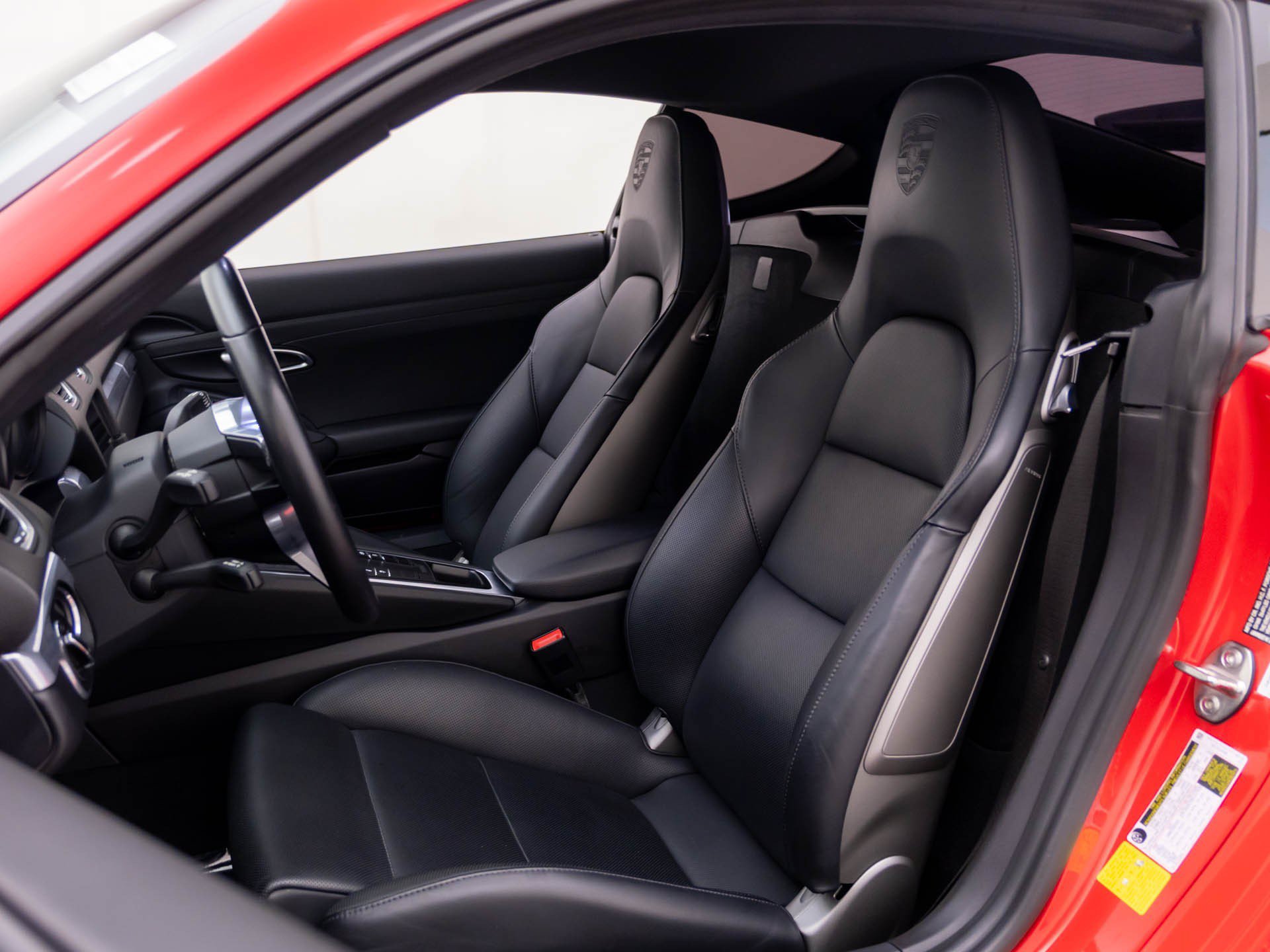 Used 2024 Porsche 718 Cayman RWD image 16