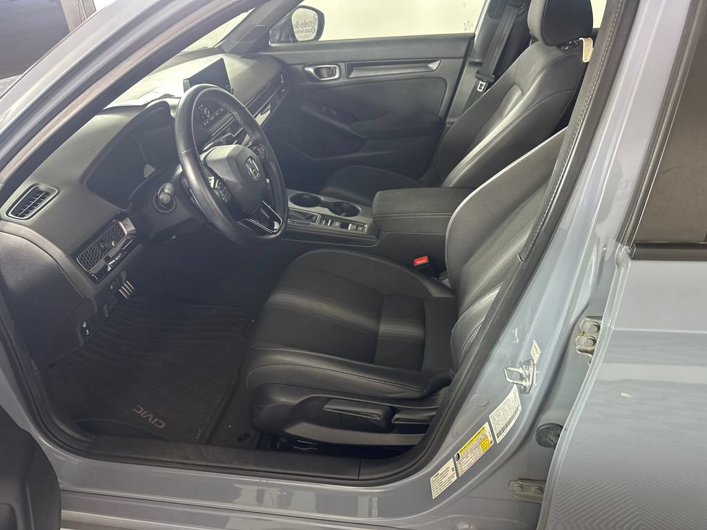 Used 2023 Honda Civic Sport image 3