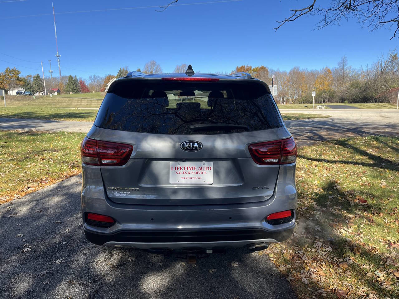 Used 2019 Kia Sorento EX image 4