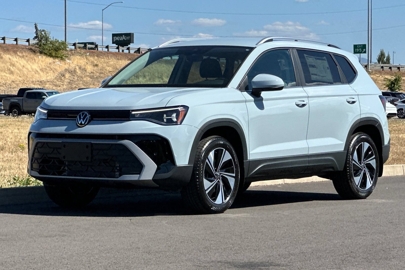 New 2026 Volkswagen Taos SE AWD/4WD image 7
