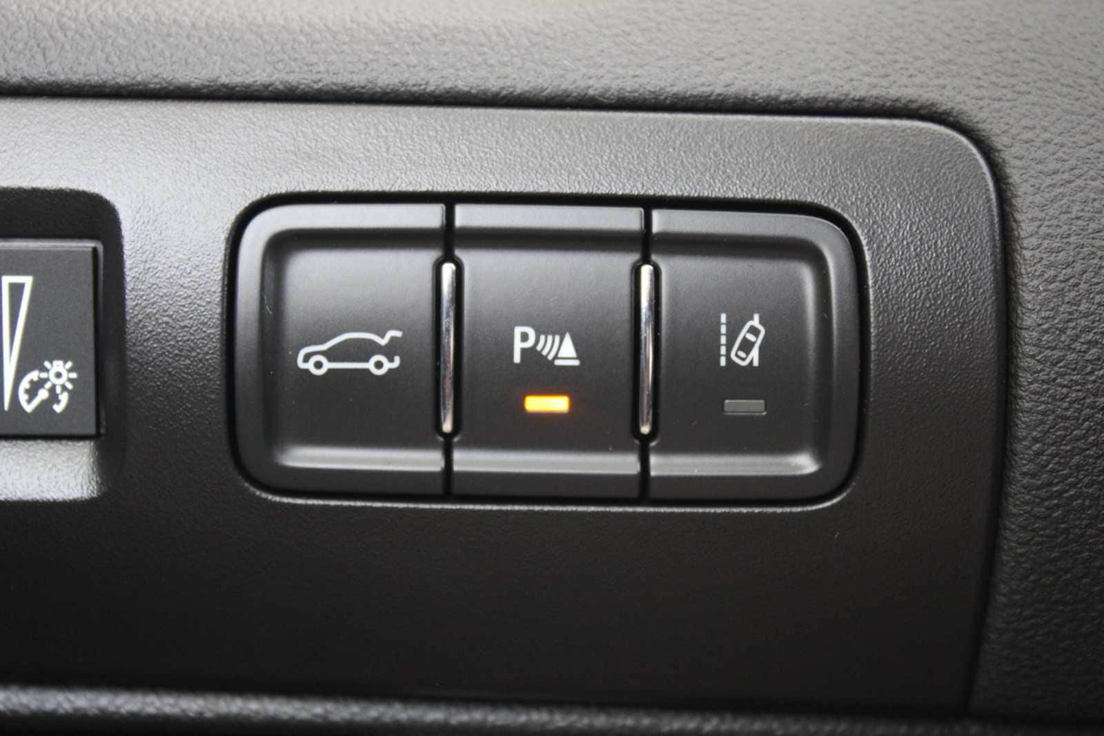 Certified 2018 Chevrolet Impala Premier w/ Premier Confidence Package FWD image 18