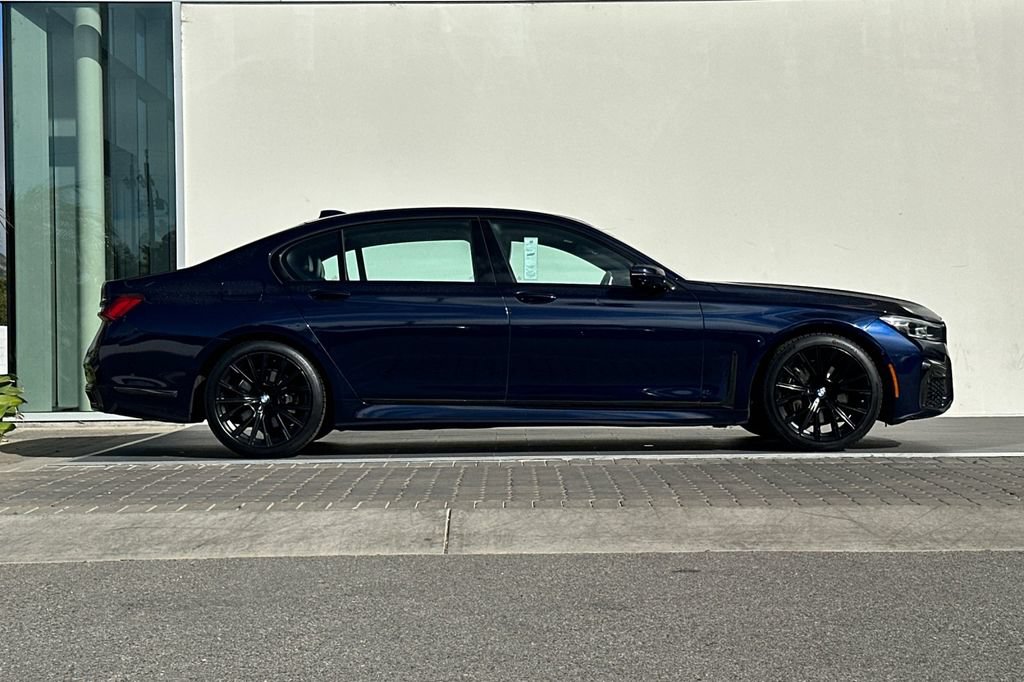 Used 2020 BMW 740i w/ M Sport Package RWD image 2