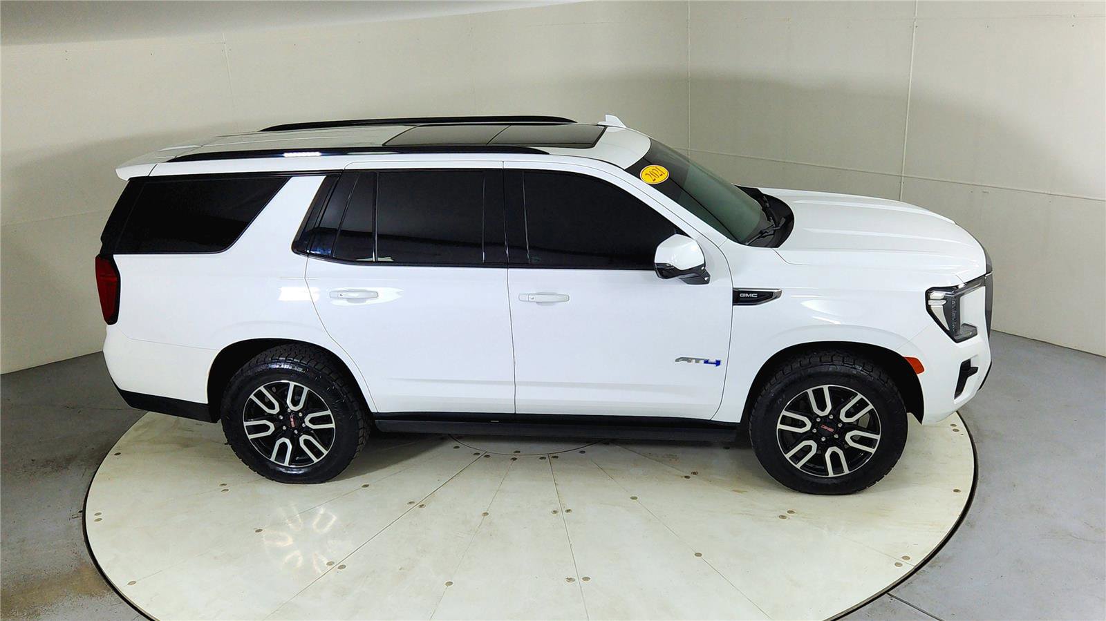 Used 2021 GMC Yukon AT4 w/ AT4 Premium Plus Package image 23