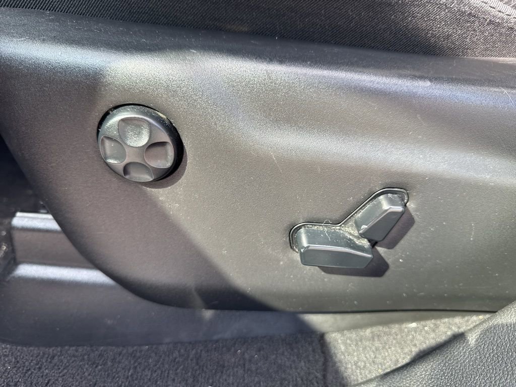 Used 2019 Jeep Grand Cherokee Limited image 16