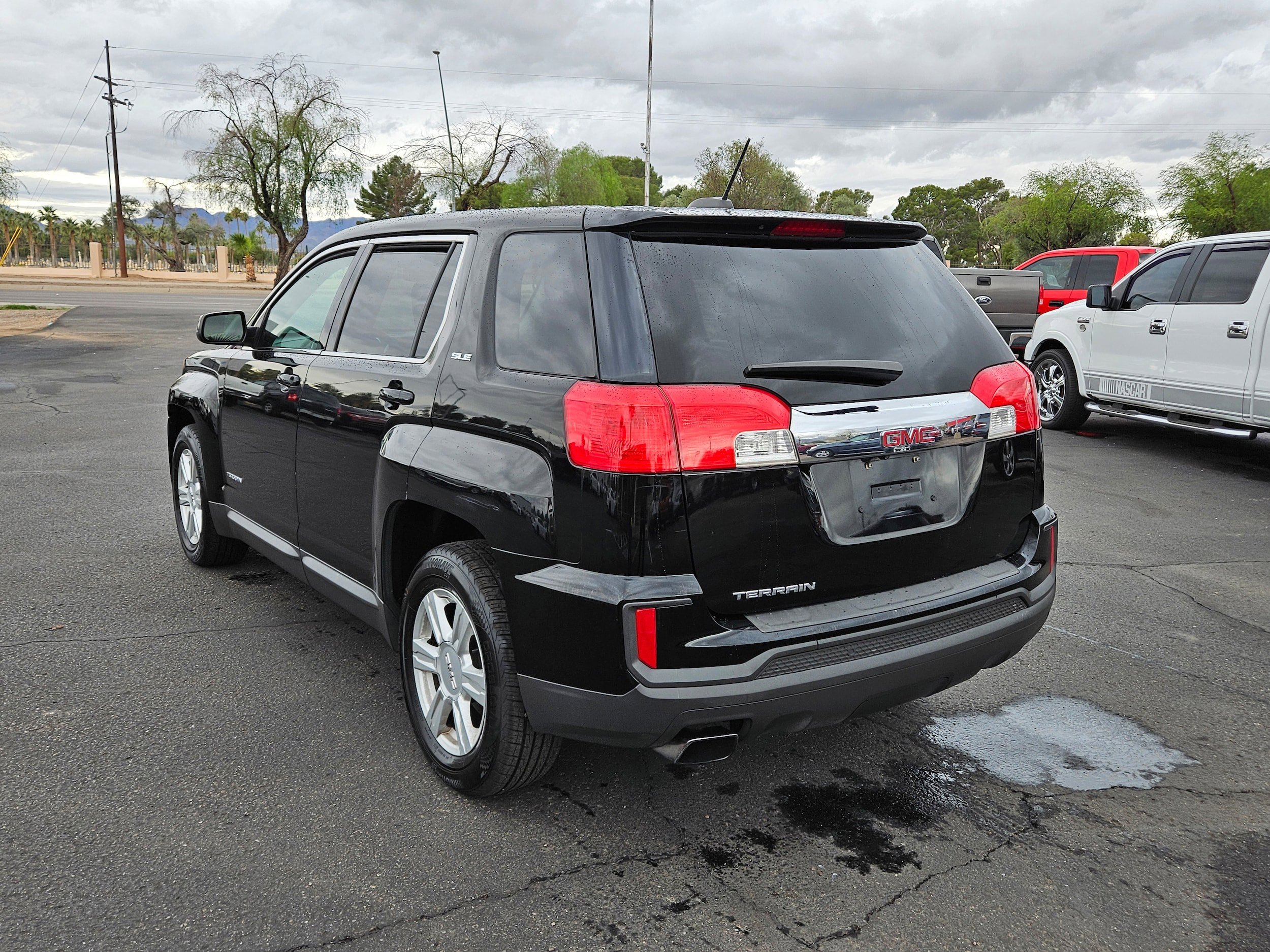 Used 2016 GMC Terrain SLE FWD image 3