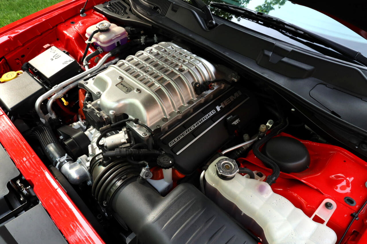 Used 2017 Dodge Challenger SRT Hellcat image 39