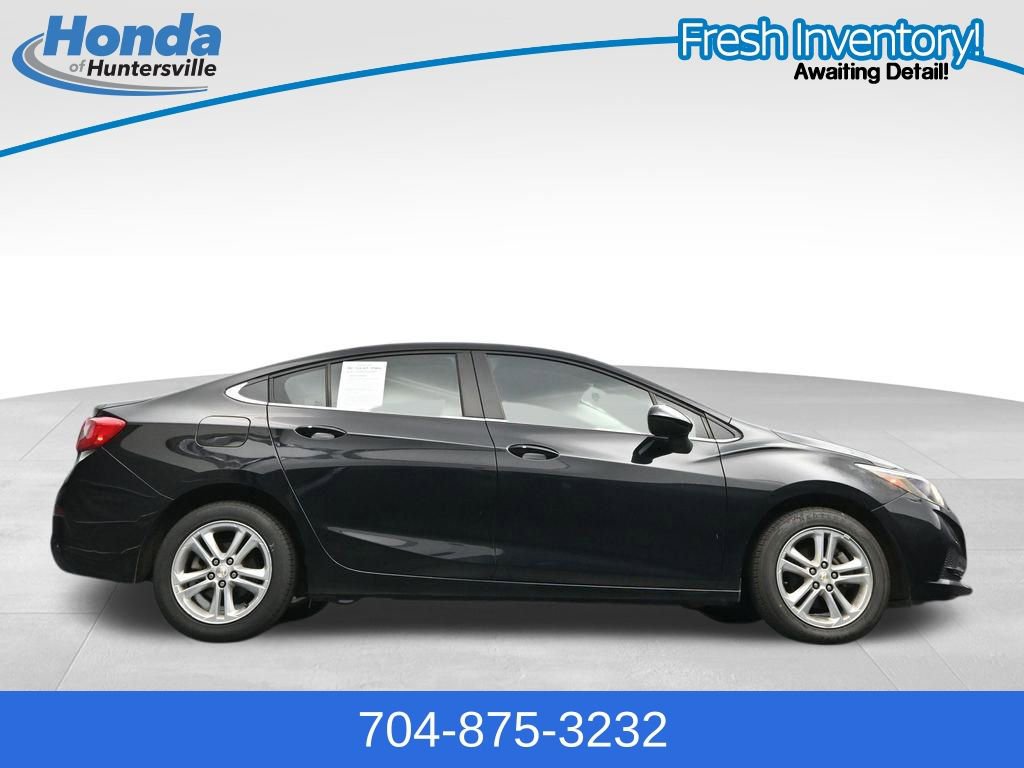 Used 2017 Chevrolet Cruze LT w/ Convenience Package FWD image 25