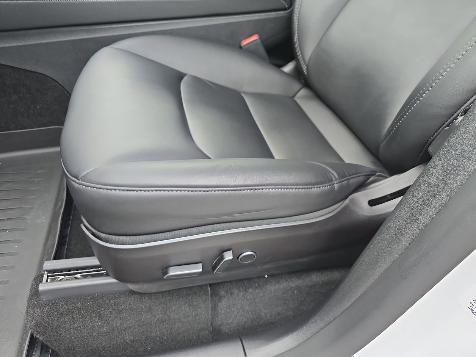 Used 2021 Tesla Model Y Long Range image 32