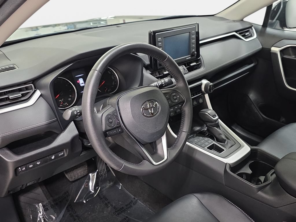 Used 2021 Toyota RAV4 XLE Premium AWD/4WD image 16