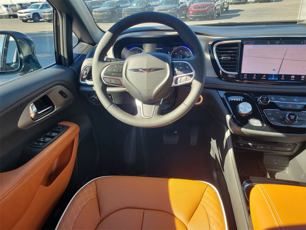 New 2026 Chrysler Pacifica Pinnacle image 19