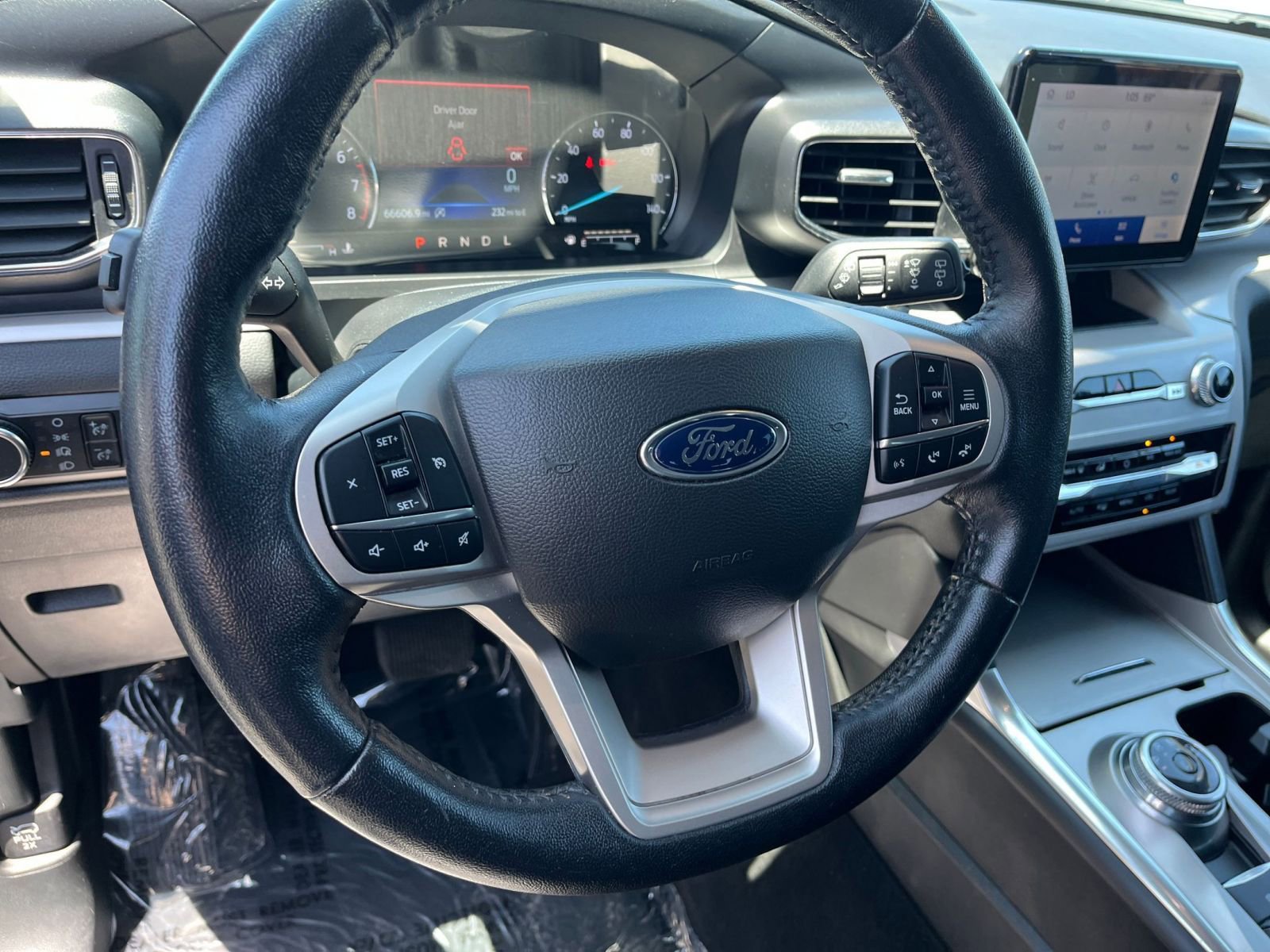 Used 2023 Ford Explorer XLT w/ Equipment Group 202A RWD image 29